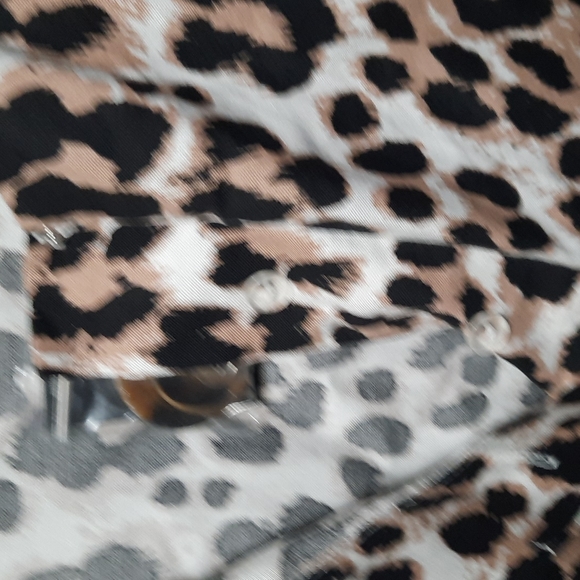 Ashley Stewart's linen blouse - Picture 7 of 13